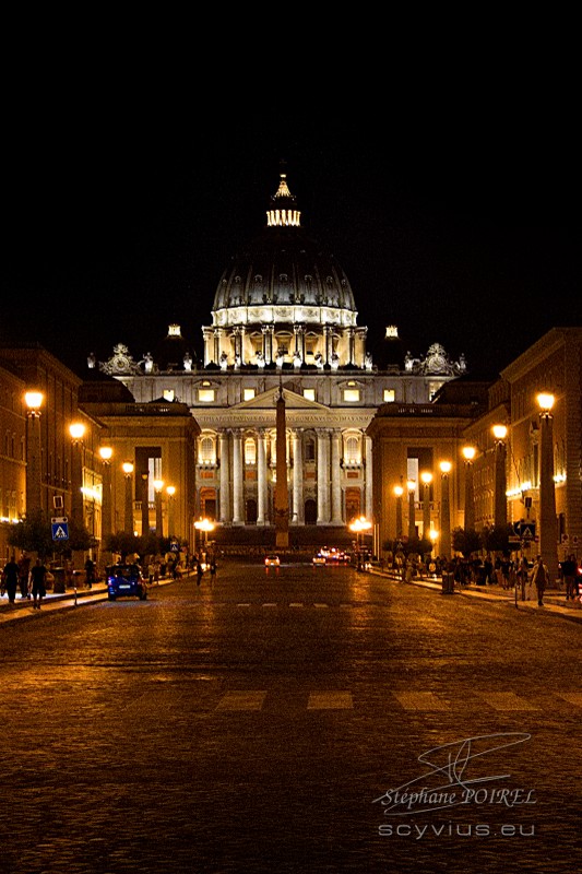 Photo nocturne du Vatican à Rome