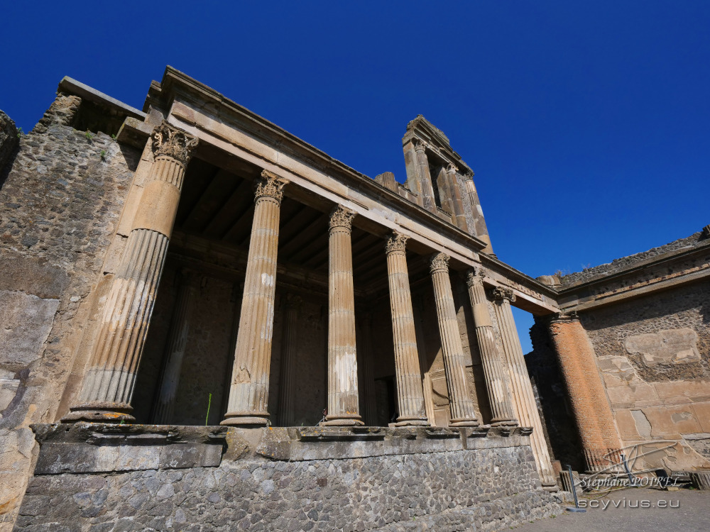 Colonnes de la basilique