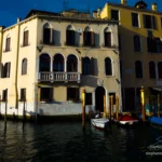 Façades jaunes à Venise