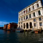 Les pieds dans l'eau