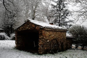 Photo four à pain sous la neige