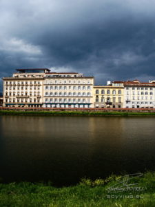 Photo rives du fleuve Arno à Florence