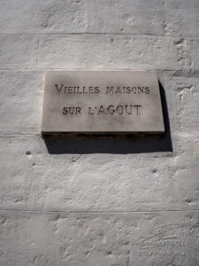 Photo plaque des vieilles maisons sur l'Agout à Castres