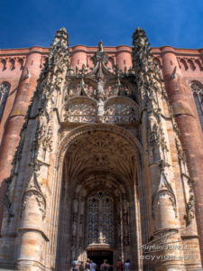 Photo parvis cathédrale Sainte-Cécile à Albi