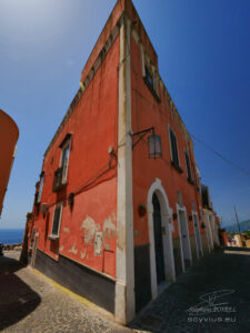 Maisons rouge à Procida